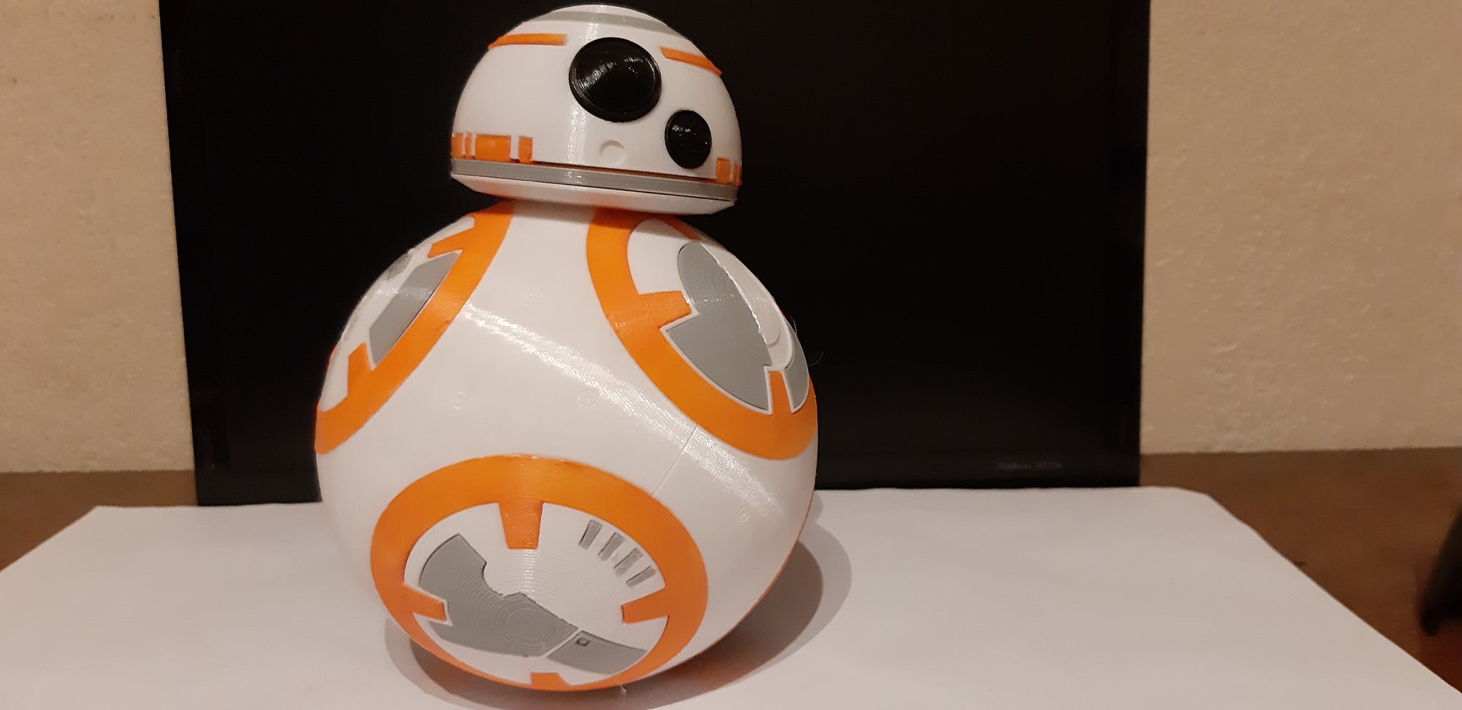 Image de BB-8 : Impression 3D & Peinture – Une Icône de Star Wars à Ma Façon